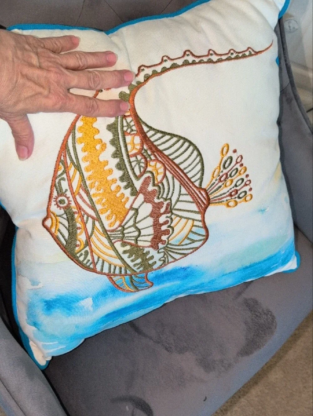 N/A decorative throw